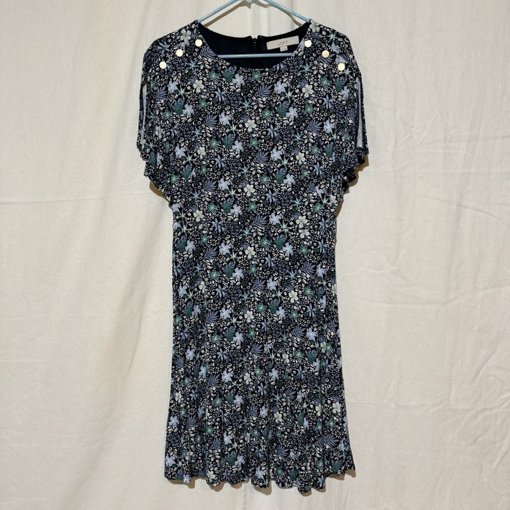 Loft // dark blue floral print flutter sleeves flare dress size 8 mar1
